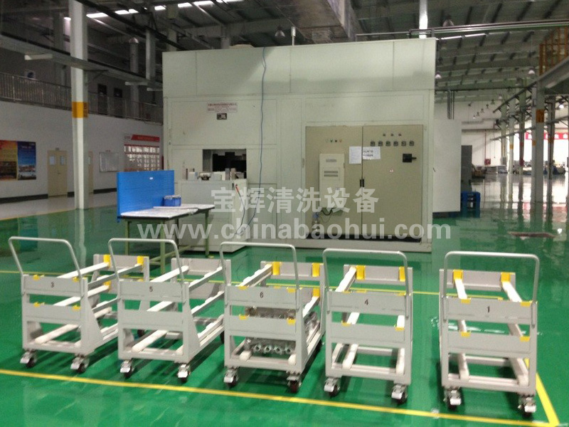 轎車(chē)發(fā)動(dòng)機(jī)缸體專(zhuān)用清洗機(jī)（北汽）